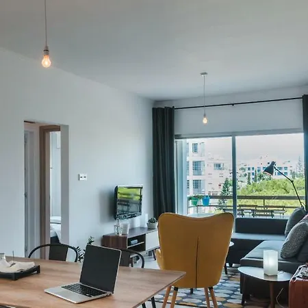 Cozy, Bright, 2 Bedroom Flat - City Center *
