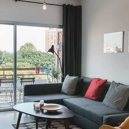 Cozy, Bright, 2 Bedroom Flat - City Center Λεμεσός