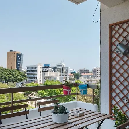 Cozy, Bright, 2 Bedroom Flat - City Center * Λεμεσός