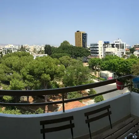 Cozy, Bright, 2 Bedroom Flat - City Center Λεμεσός